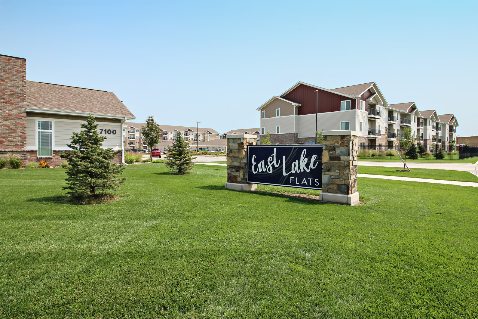 East Lake Flats Apartments In Lincoln Ne