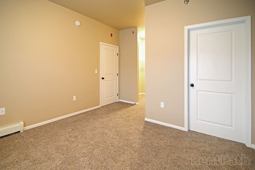 bedroom at Cascades of Mandan, North Dakota, 58554