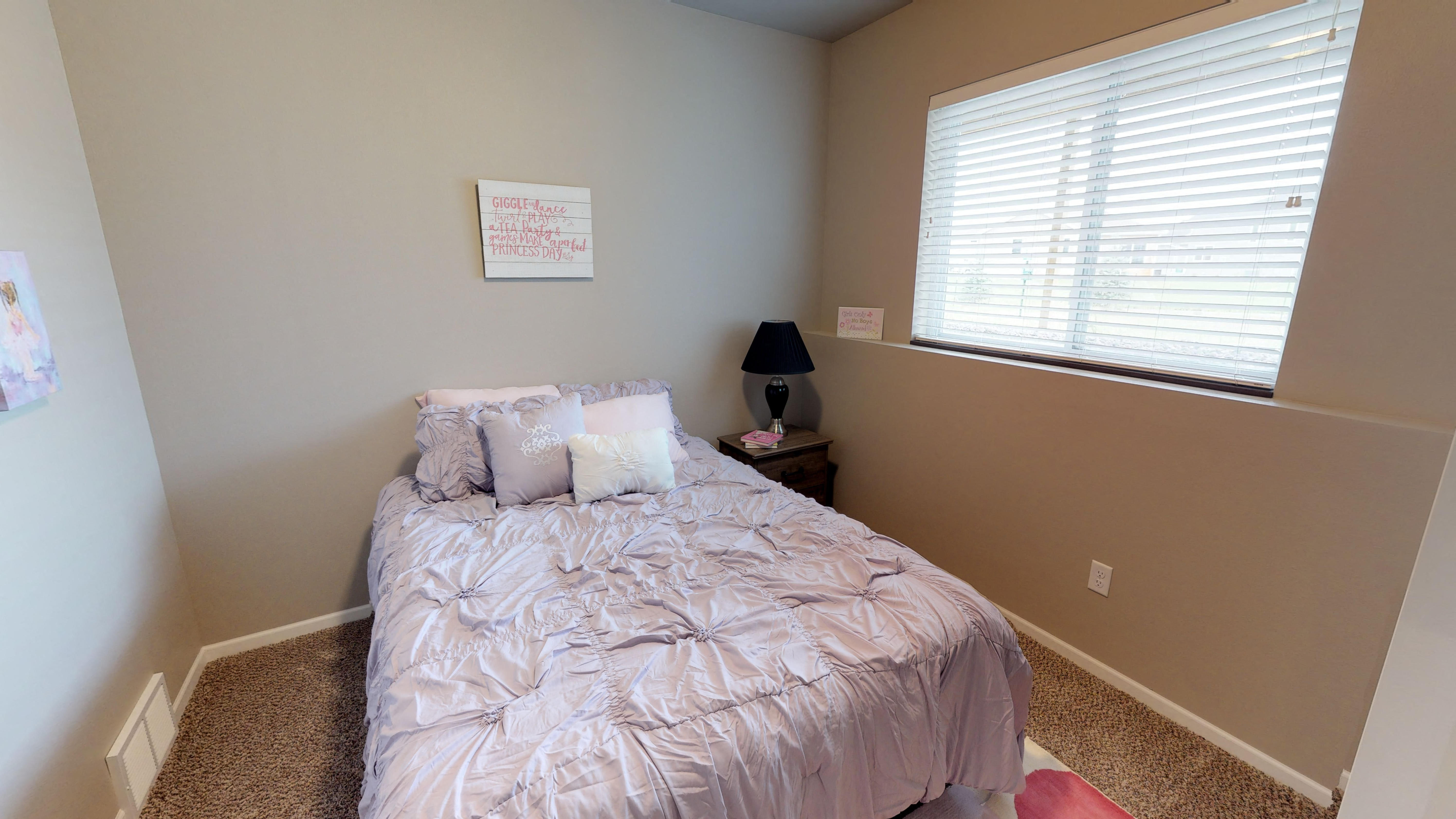 bedroom, kids bedroom