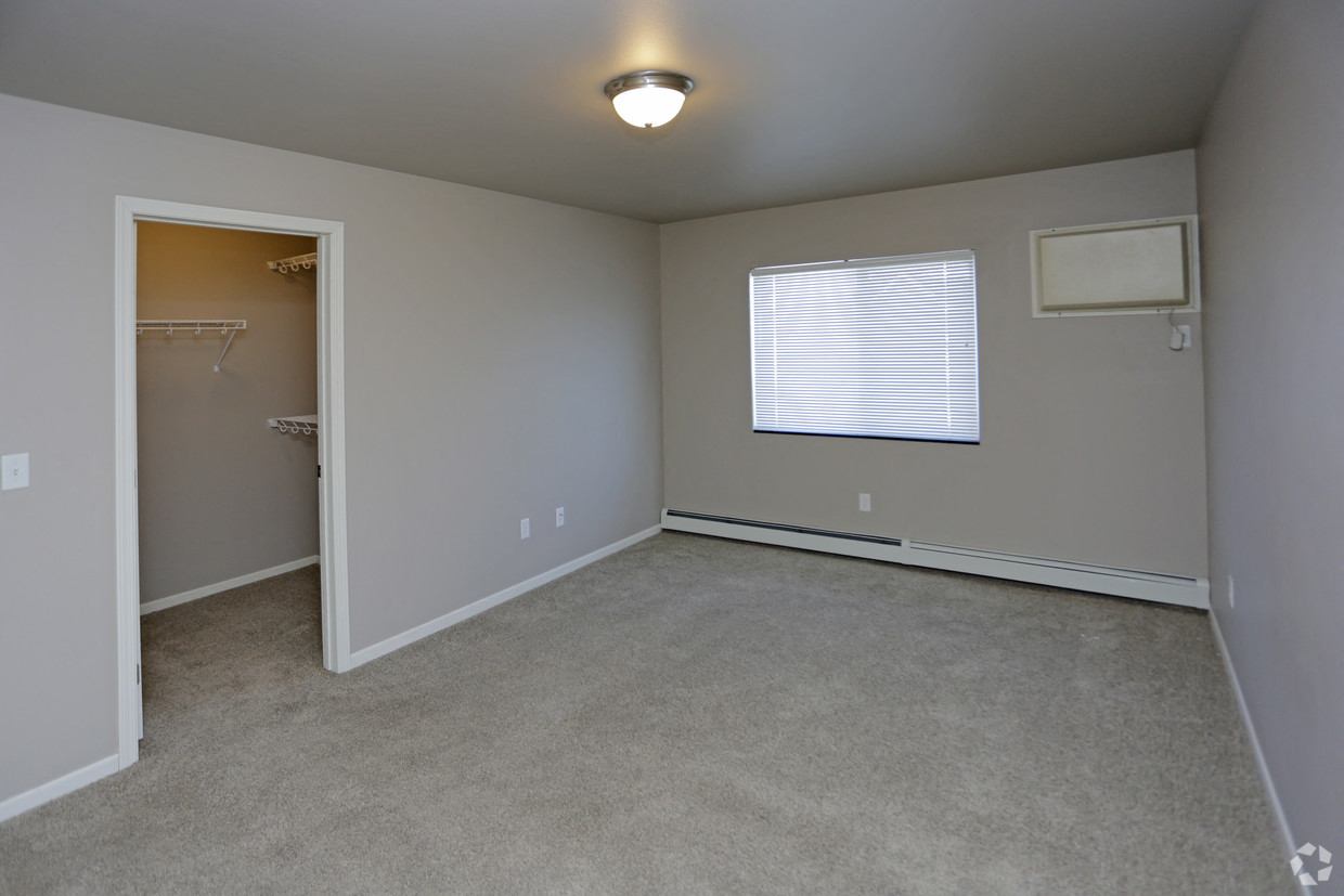Bedroom at Stonebridge Villas Apartments, Minot, ND