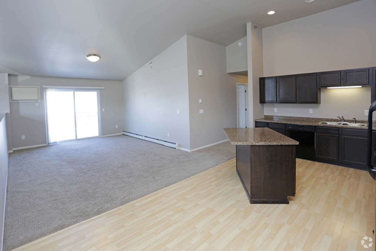 Kitchen and dining at Stonebridge Villas Apartments, Minot, North Dakota