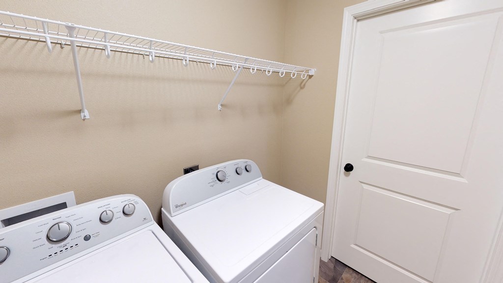 laundry rooom, washer, dryer