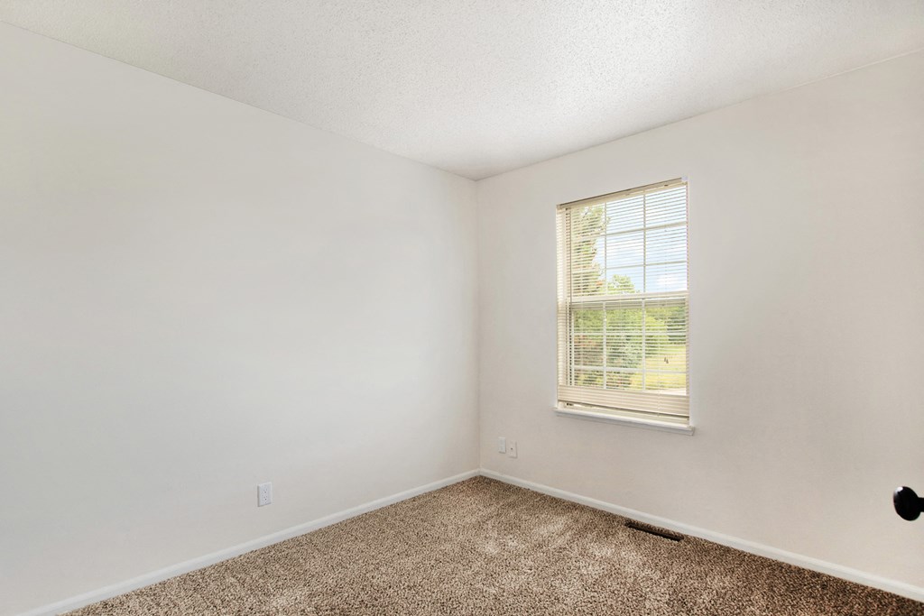 Clearpoint Valley Apartments, 2230 Eastcastle Drive SE, Grand Rapids