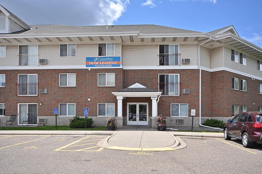 Property Exterior at Crown Ridge, Minnetonka