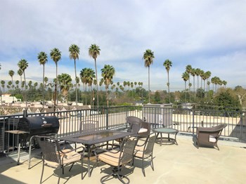 4376 Ethel Ave 2-3 Beds Apartment for Rent - Photo Gallery 2