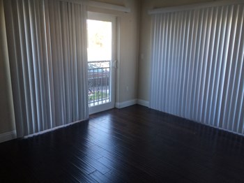 4376 Ethel Ave 2-3 Beds Apartment for Rent - Photo Gallery 10