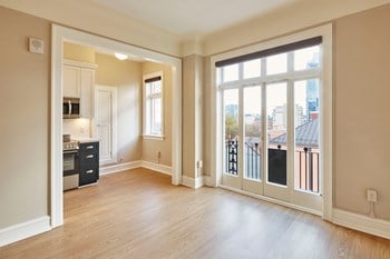 1207 SW Broadway Studio Apartment for Rent - Photo Gallery 5