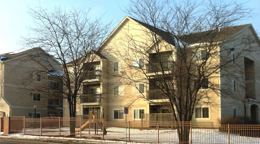 1440-1450 E Grand Ave 1-3 Beds Apartment, Affordable, Family for Rent - Photo Gallery 1