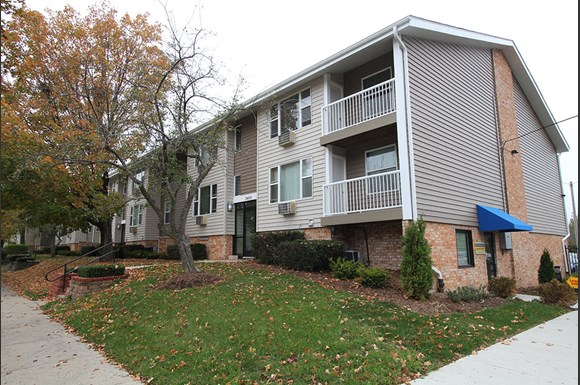 Florist Gardens Apartments 3402 West Florist Ave Milwaukee Wi Rentcafe
