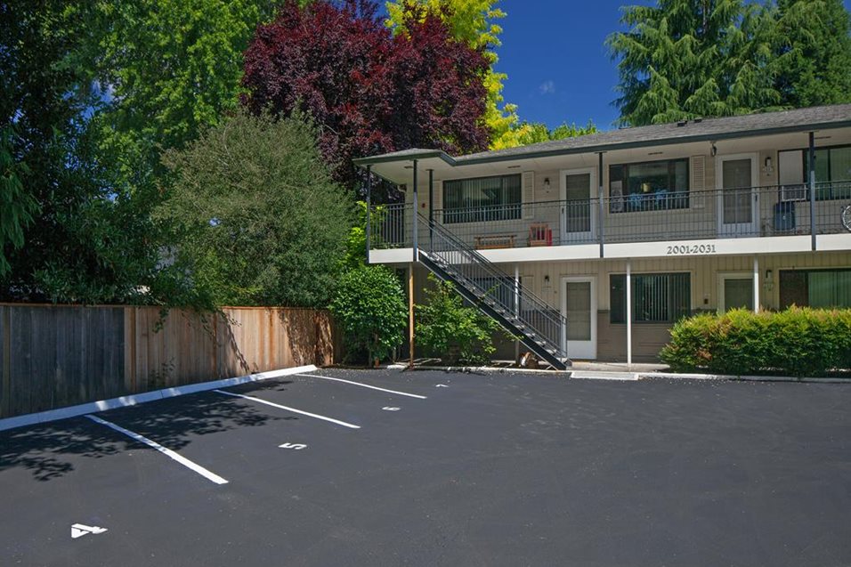 Portland Apartments For Rent Crown Royal Off Street Parking At Crown Royal Portland Or