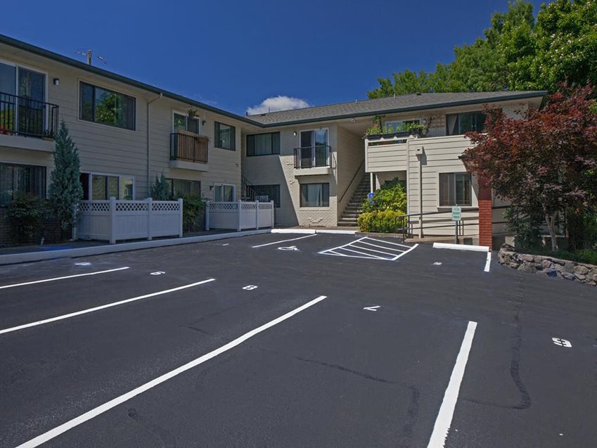 Portland Apartments For Rent Crown Royal Huge Parking E At Crown Royal Portland Or 97212