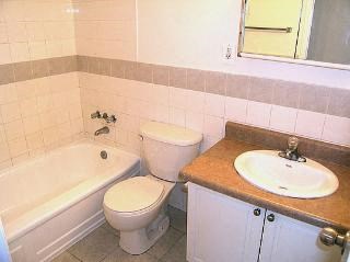 650 Eglinton Avenue West Studio-3 Beds Apartment for Rent - Photo Gallery 6