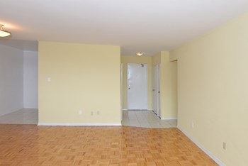 4415 Bathurst Street 1-3 Beds Apartment for Rent - Photo Gallery 6