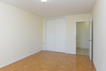111 Inverlochy Boulevard 1-3 Beds Apartment for Rent - Photo Gallery 4