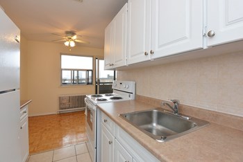 11 Eccleston Drive 1-2 Beds Apartment for Rent - Photo Gallery 2
