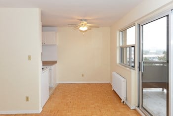 11 Eccleston Drive 1-2 Beds Apartment for Rent - Photo Gallery 5