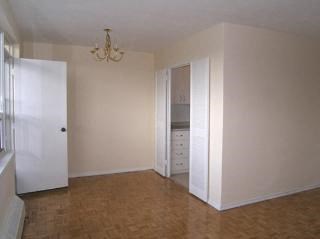 110 McLaughlin Road North 2 Beds Apartment for Rent - Photo Gallery 5
