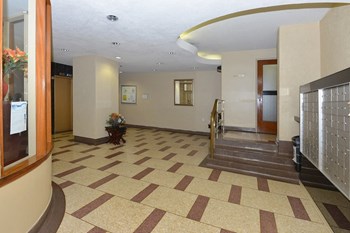 2700 Bathurst Street Studio-2 Beds Apartment for Rent - Photo Gallery 2