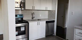 474 Kingston Road Studio-2 Beds Apartment for Rent - Photo Gallery 3