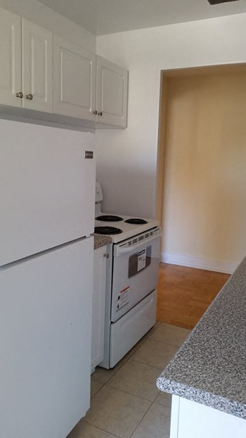 5 Benlamond Avenue 1-2 Beds Apartment for Rent - Photo Gallery 15