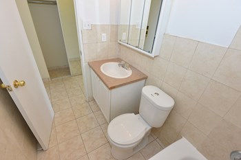10 Walmer Road Studio-1 Bed Apartment for Rent - Photo Gallery 5