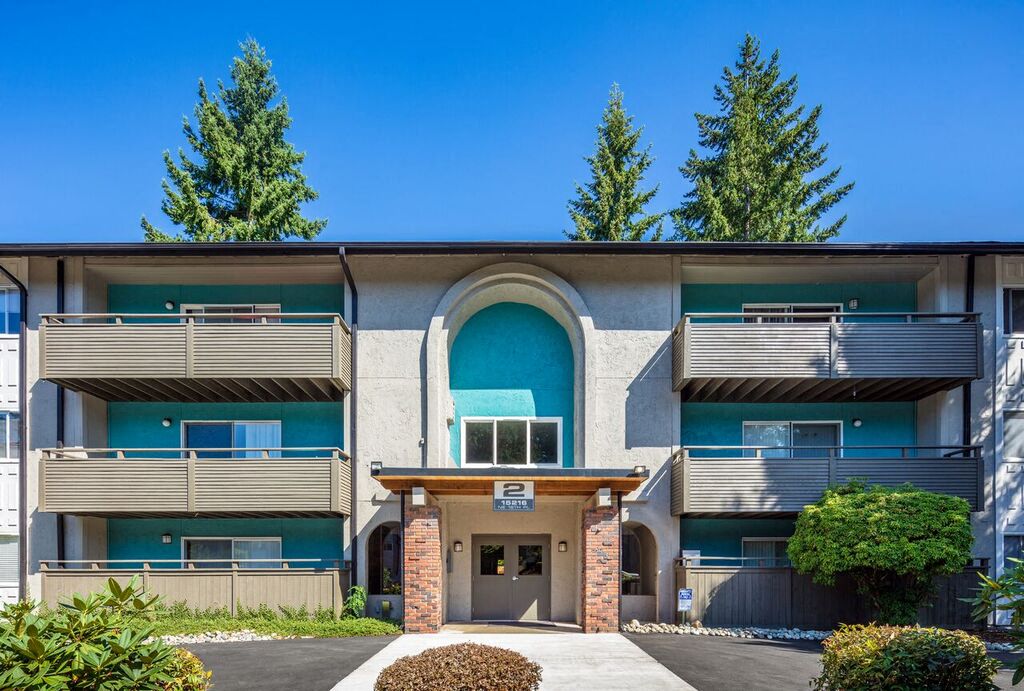 Central Park East Building Entrance at Central Park East, Washington, 98007