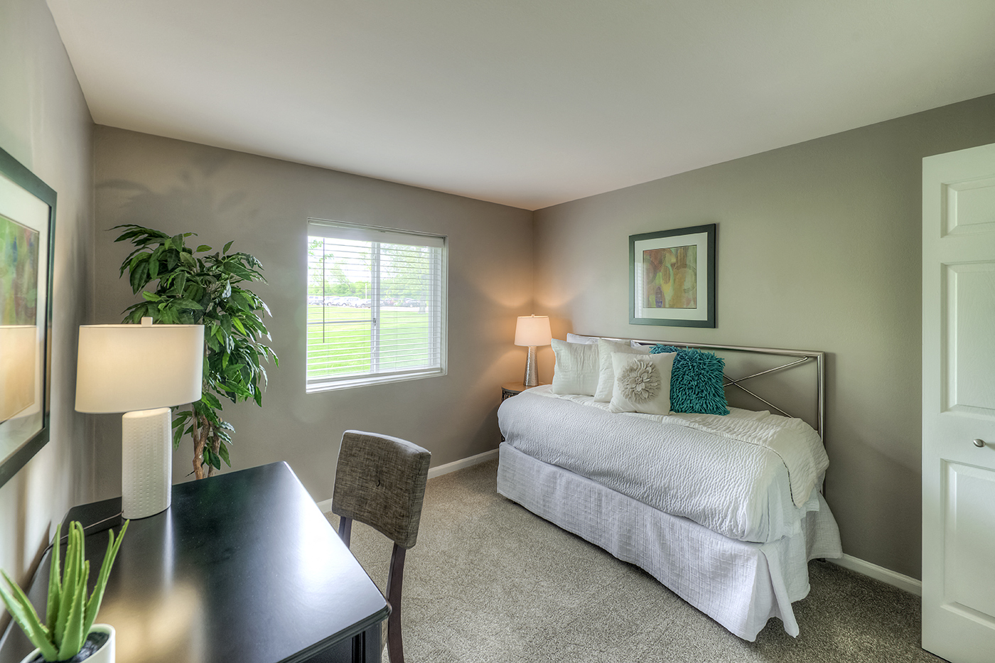 Carpeted Bedroom, at Carol Stream CrossILg, Illinois