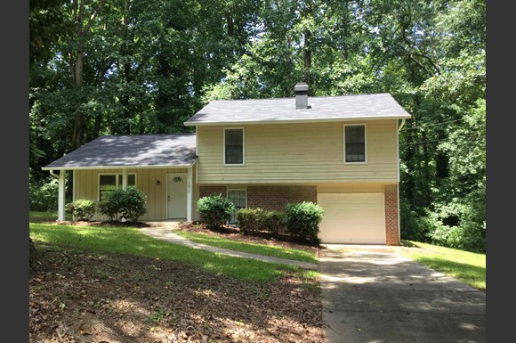 Pin By O Realty Llc On 60 Lakeside Ellenwood Ga 30294 Lighted