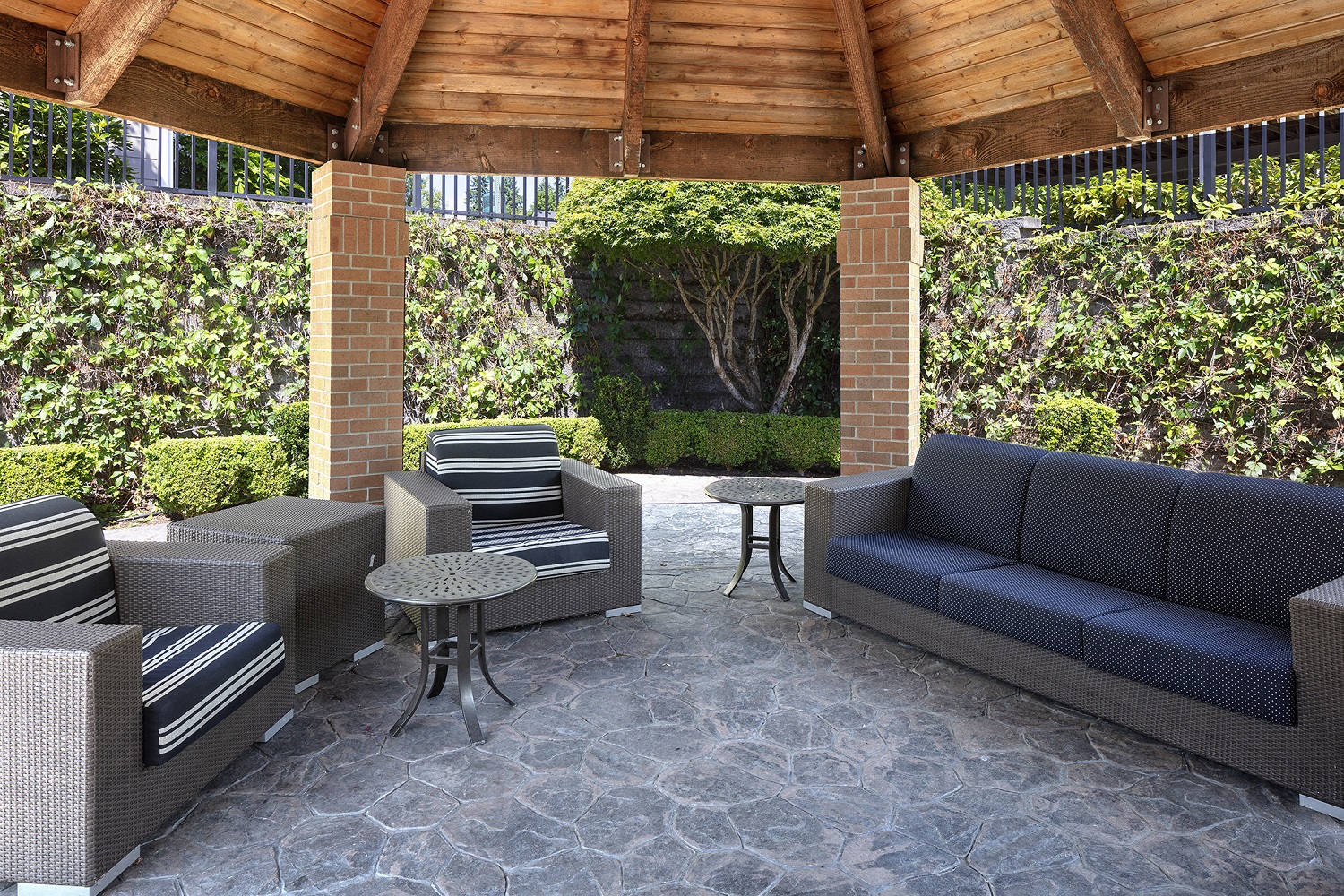 Highland Hills|Patio