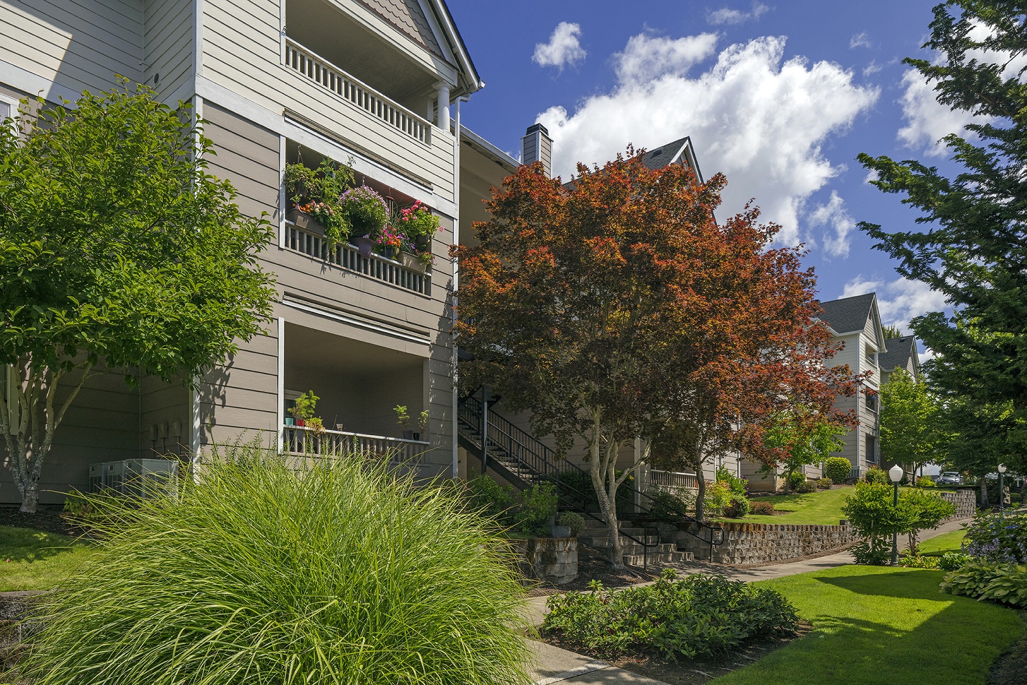 Highland Hills|Exterior