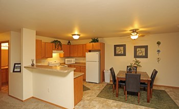 N6779 Streblow Dr #4 2 Beds Apartment for Rent - Photo Gallery 5