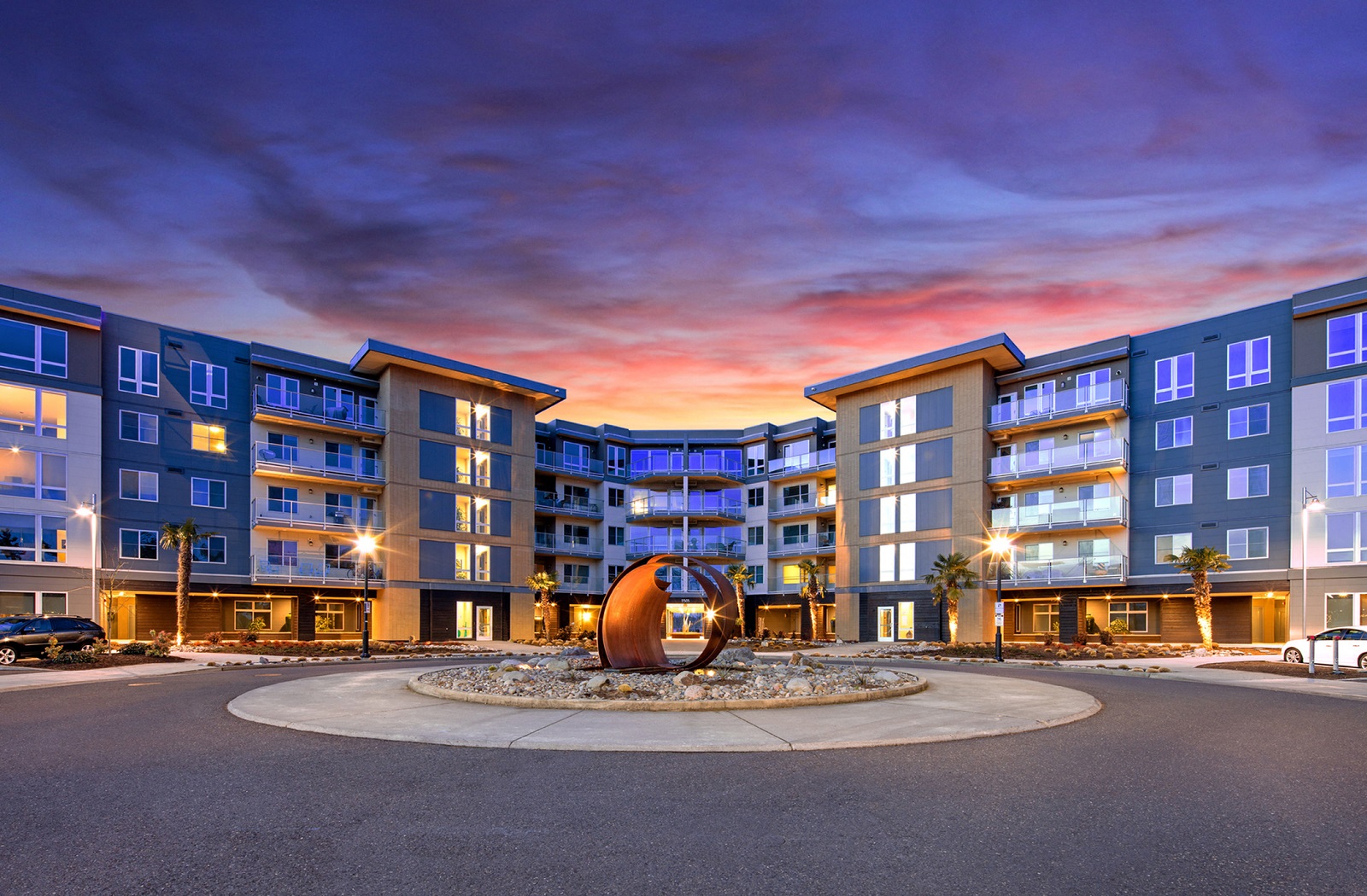 Yacht Harbor Club Apartments in Portland, OR