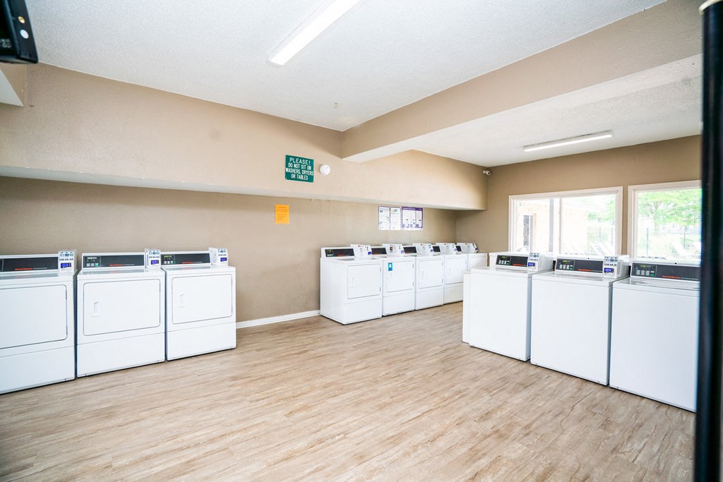 Cottonwood Creek Apartments St. Joseph, MO Laundry Facilities