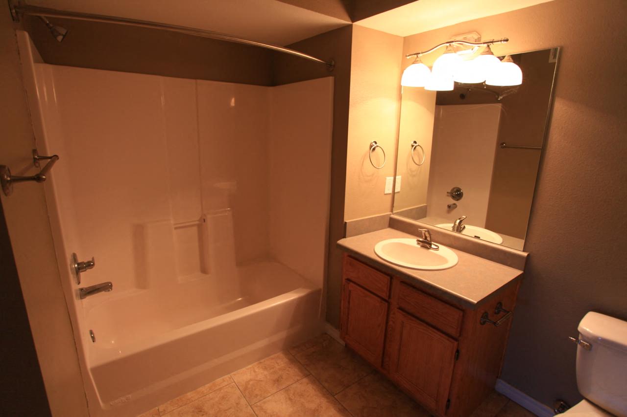 Pryor Creek Bathroom