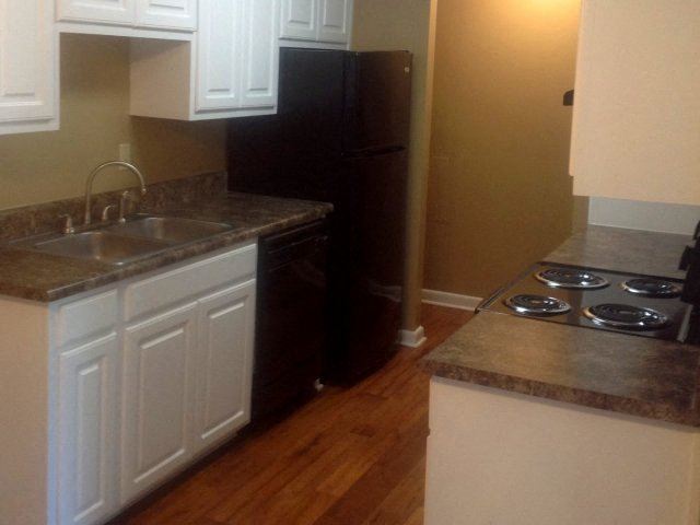 Three Oaks Apartments Kitchen Three Oaks Apartments Kitchen - Photo Gallery