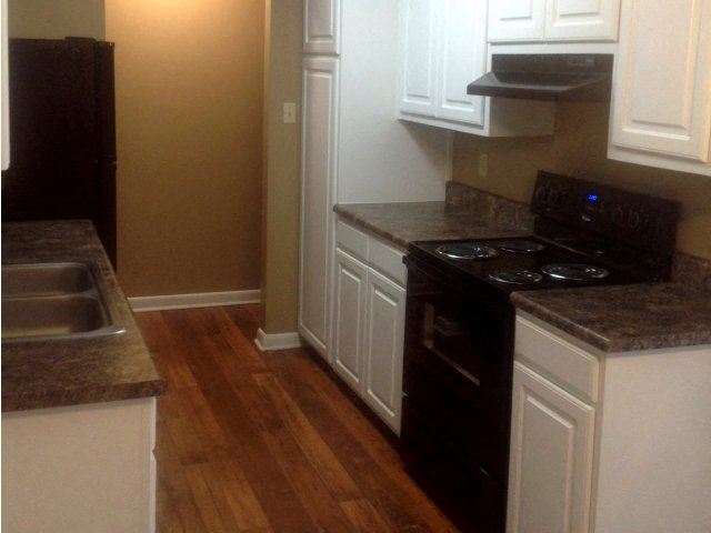 Three Oaks Apartments Kitchen Three Oaks Apartments Kitchen - Photo Gallery