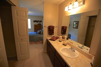 Wildwood Apartments Thomasville GA Bathroom Hall - Photo Gallery 21