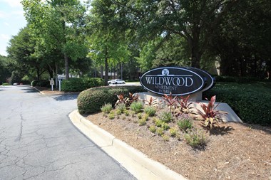 Wildwood Apartments Thomasville GA Sign
