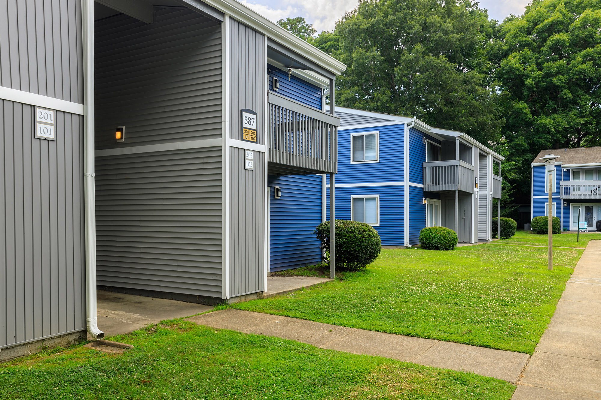 Woodscape Apartments Entryways