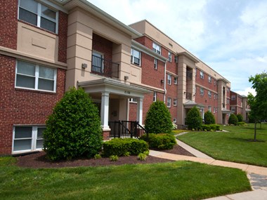 2125 Cameron Drive 1-3 Beds Apartment for Rent - Photo Gallery 1