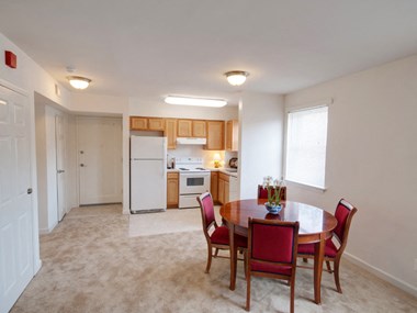 2125 Cameron Drive 1-3 Beds Apartment for Rent - Photo Gallery 3
