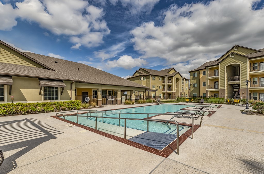 the preserve at ballantyne commons pool and apartment buildings
