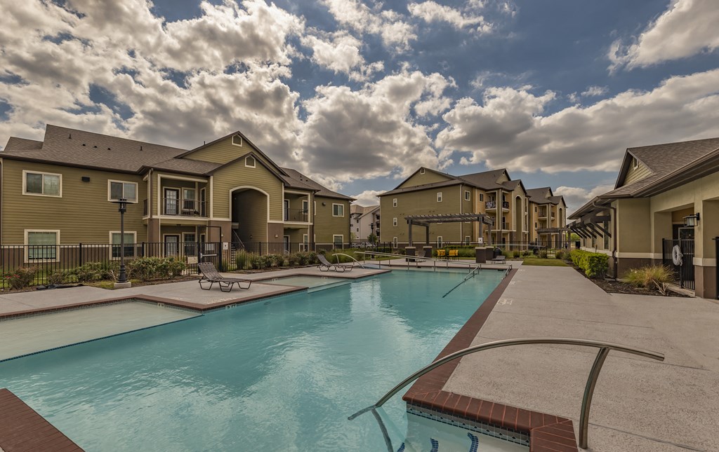 the preserve at ballantyne commons pool and apartment buildings