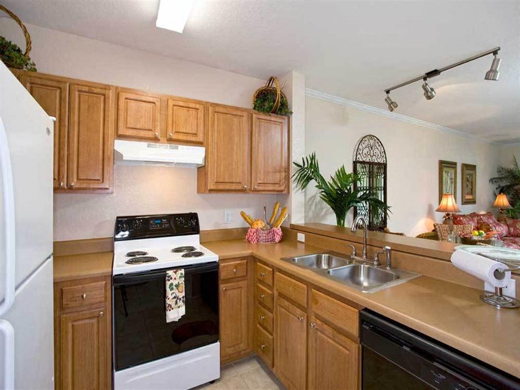 UG1 - Kitchen at Audubon Oaks, Lakeland, 33809