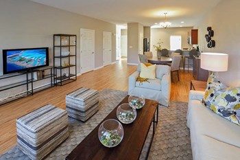 160 Glendon Place 1-3 Beds Apartment for Rent - Photo Gallery 6