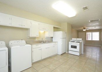 3645 Alice St 1-3 Beds Apartment, Duplex/Triplex for Rent - Photo Gallery 5
