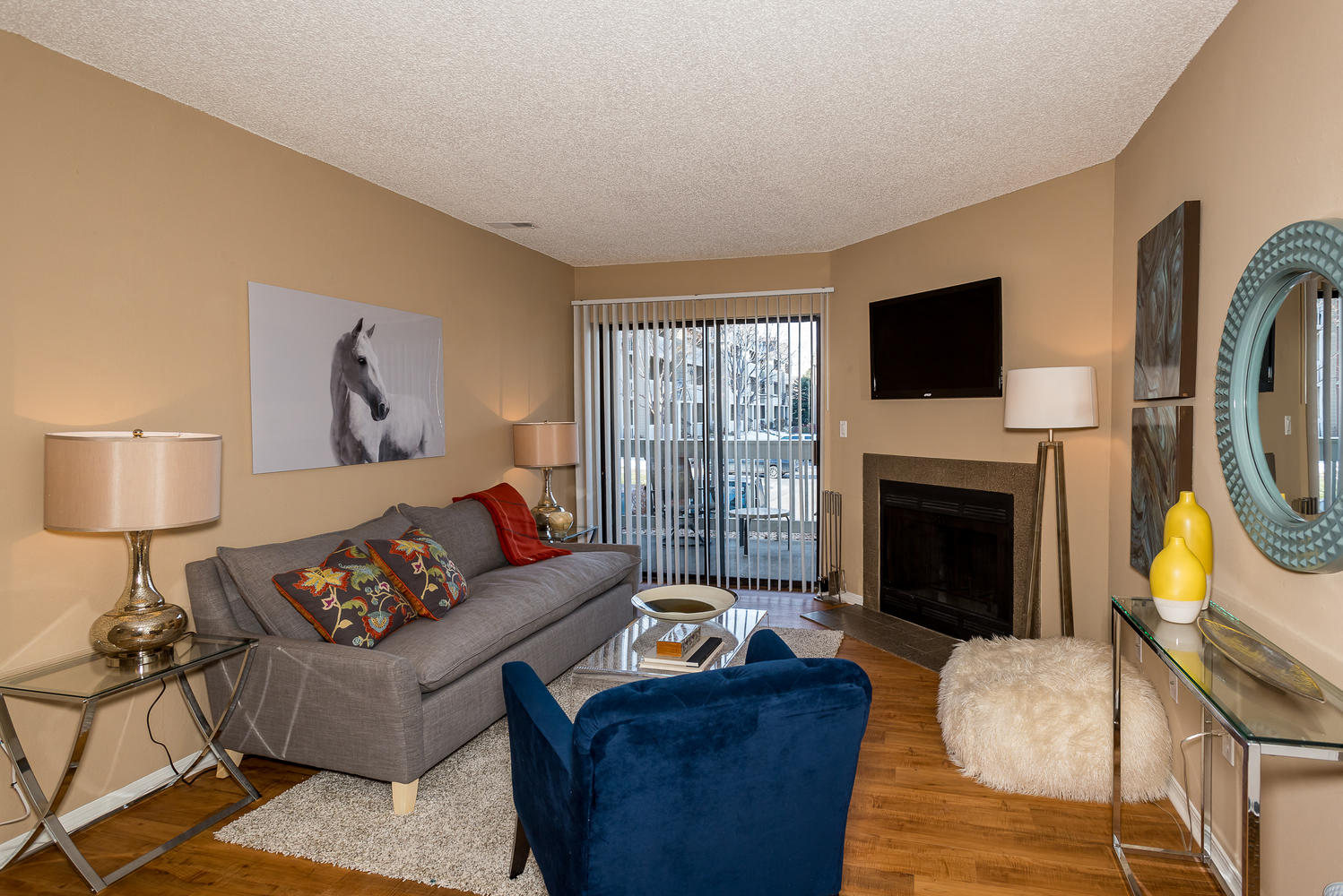 Living Room at Apres Apartments in Aurora, CO