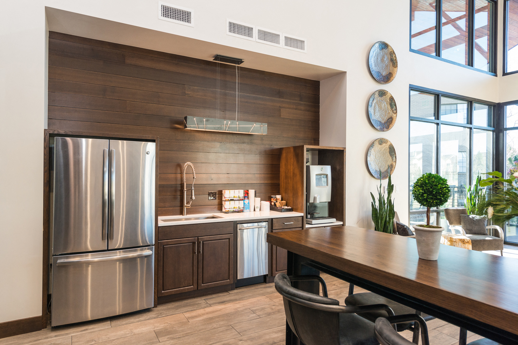 Community Kitchen at Apres Apartments in Aurora, CO