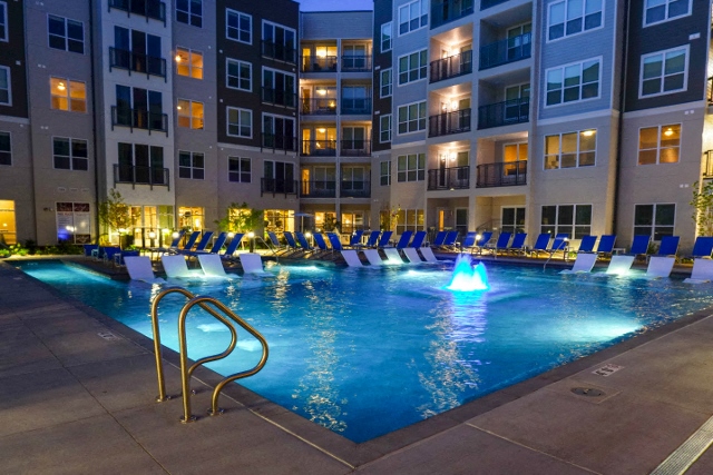 Encore Pool & Courtyard