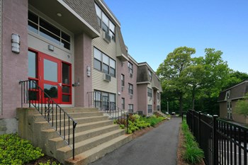 Multiple Entrances Oxford Apartments Stoughton Entrance to Oxford Apartments Stoughton - Photo Gallery 5